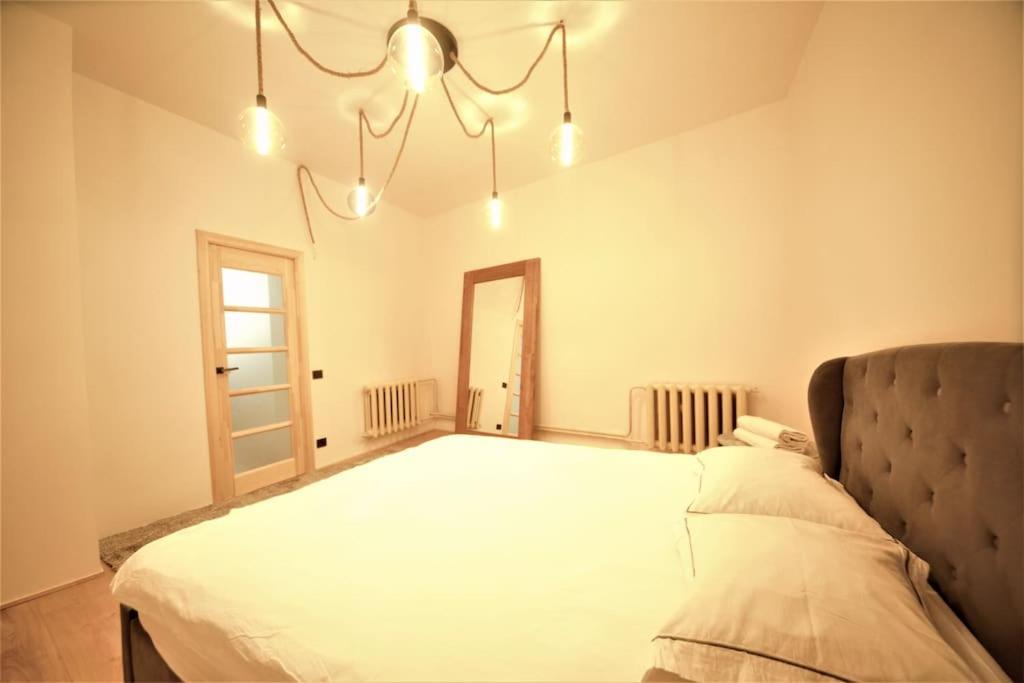 3 Bedrooms Oldtown With Balcony Quiet Area Căn hộ Riga