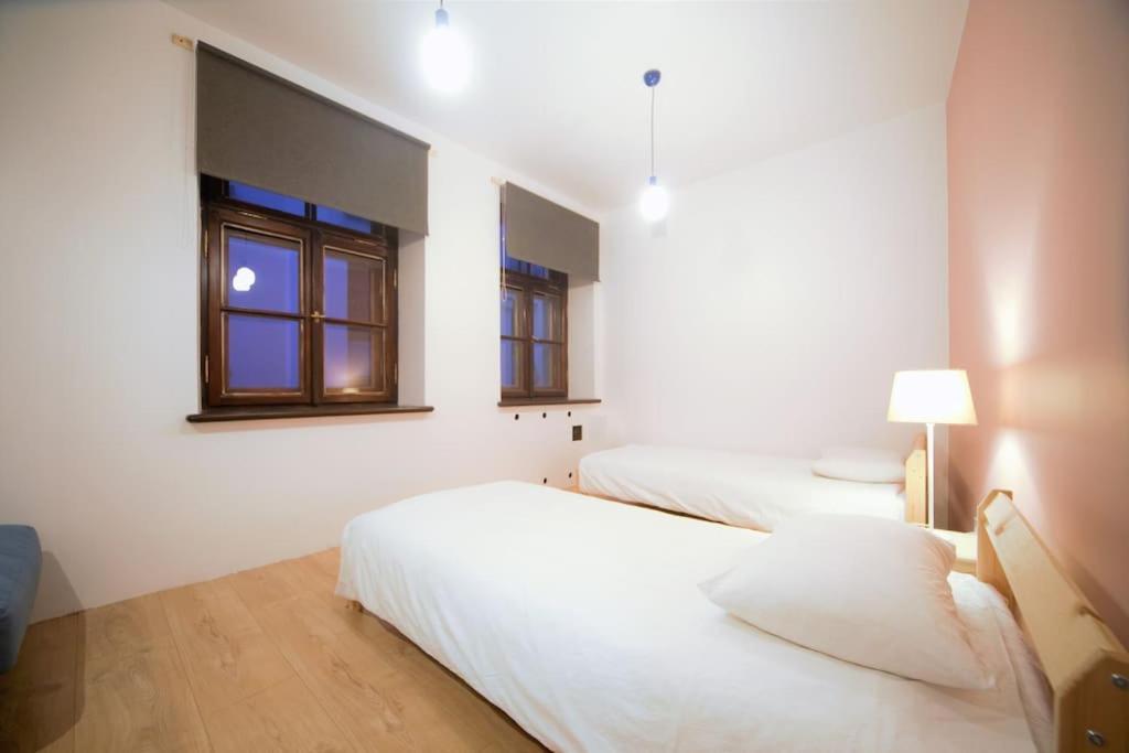 3 Bedrooms Oldtown With Balcony Quiet Area Riga